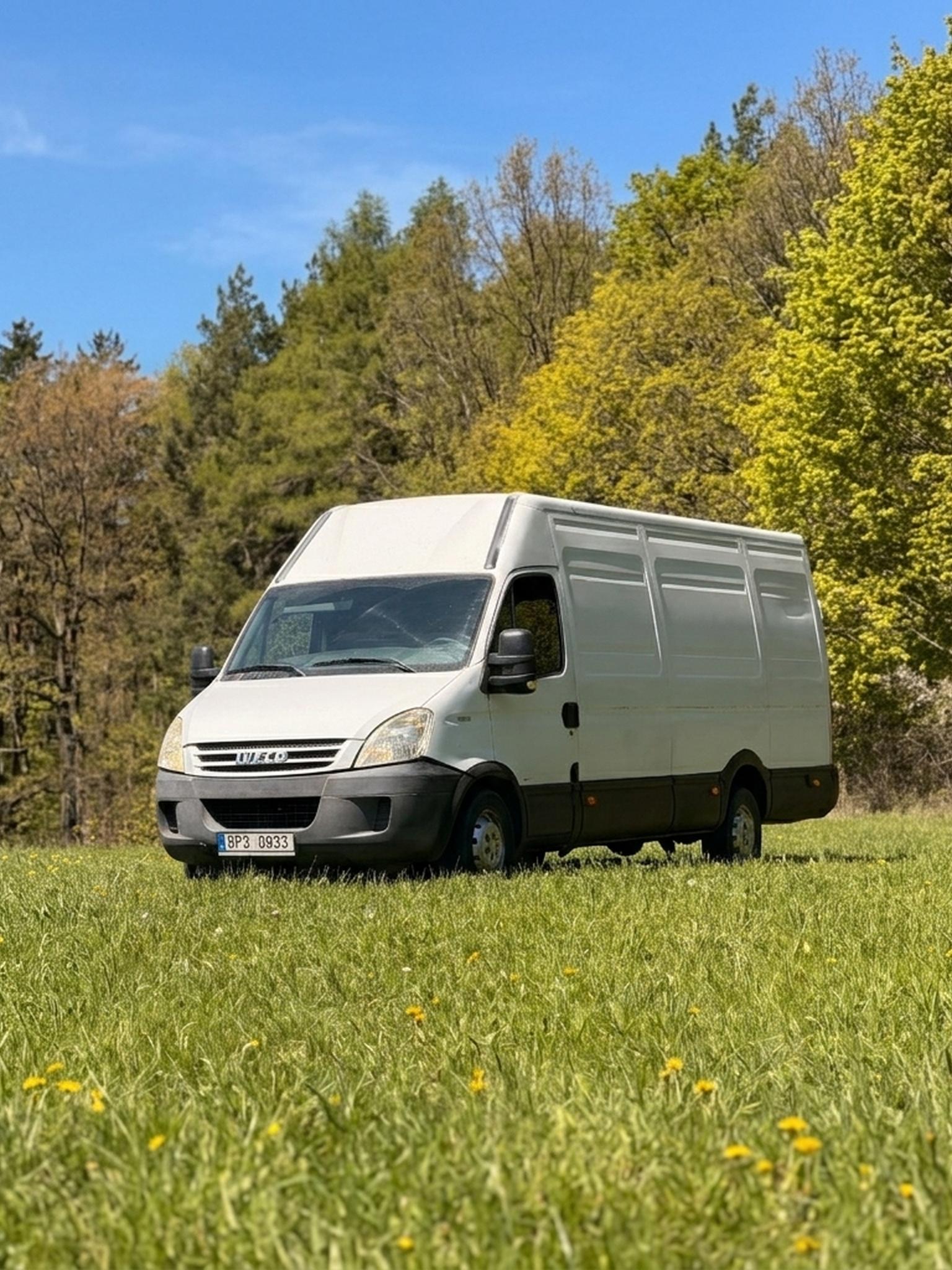 Iveco Daily 35S12 – dlouhá dodávka k pronájmu